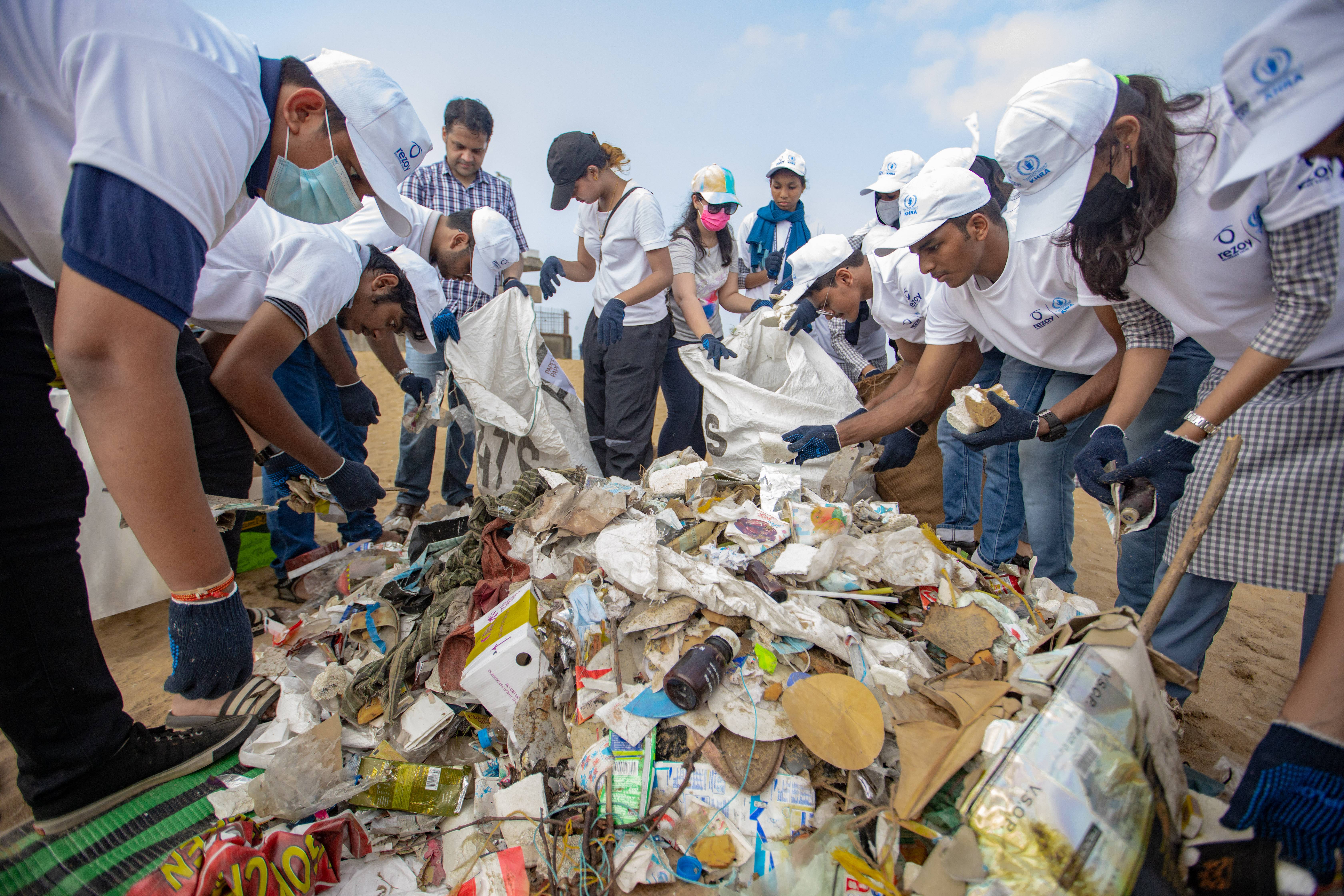 SWITCH-Asia PROMISE lands on Kerala beach to collect 690 kg of waste